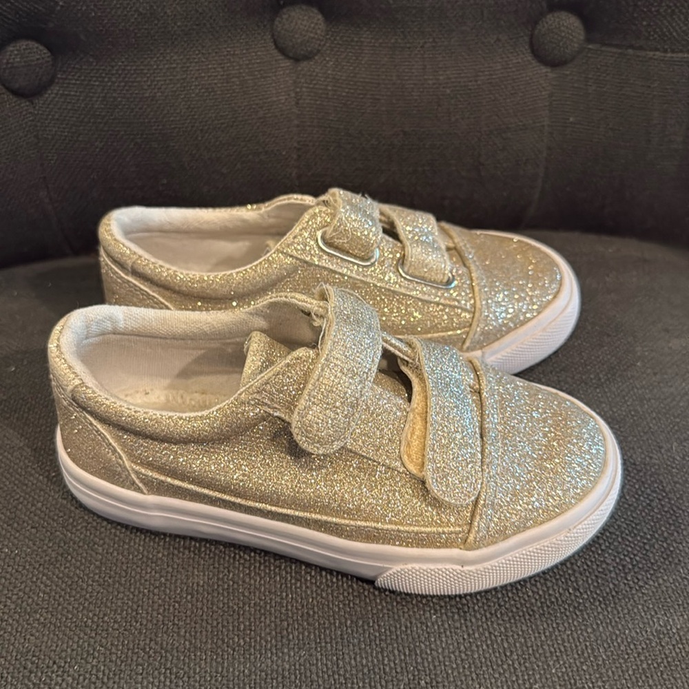 Toddler Tommy Bahama gold glitter sneakers size 8